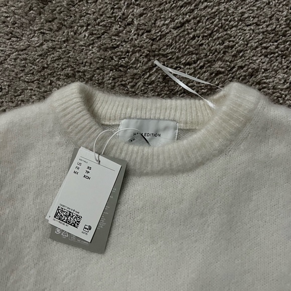 H&M OVERSIZED MOHAIR-BLEND SWEATER - Picture 4 of 5